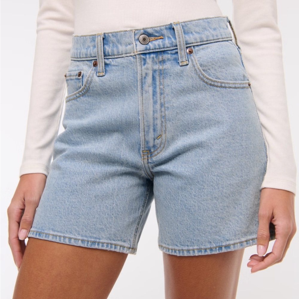 NWT Abercrombie & Fitch High Rise Dad Shorts Size 29 / 8